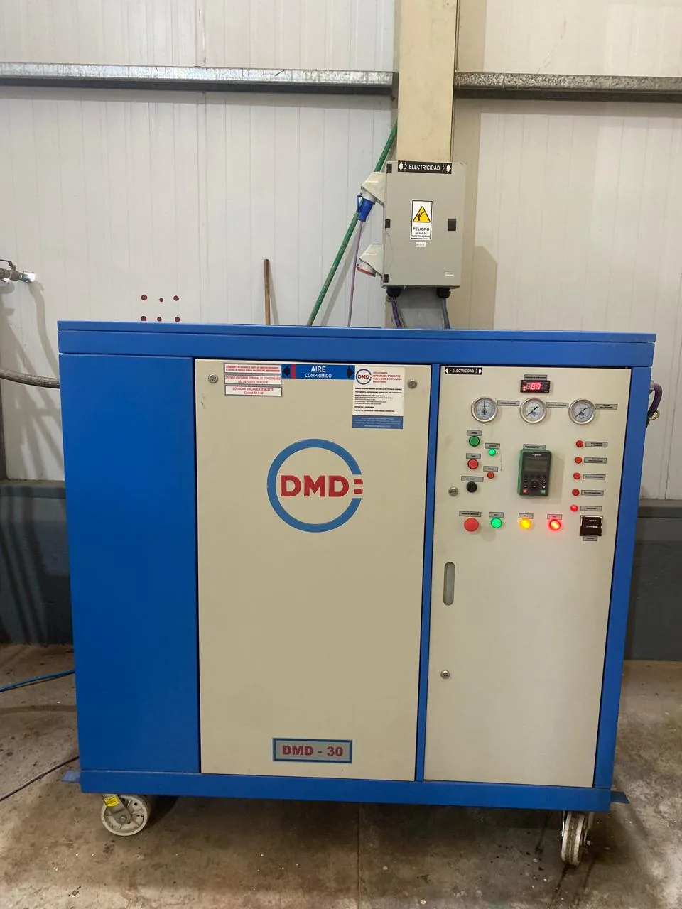 Compresor dmd30 instalado planta — INDUAIR